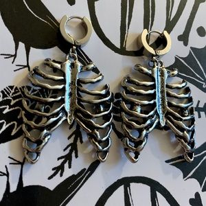 Rib Cage Anatomical Skeleton Drop Earrings NWT